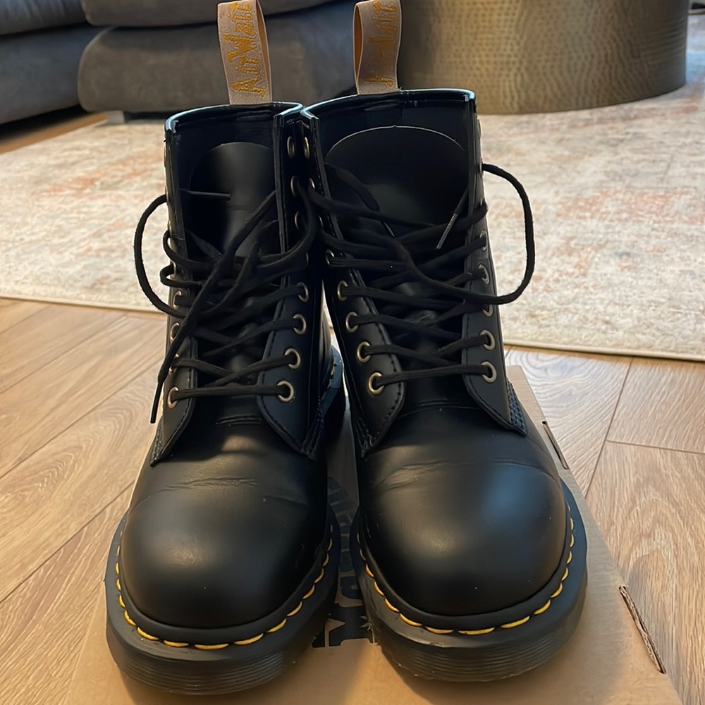 Doc martens vegan black leather